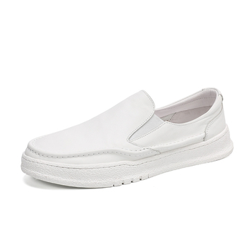 Muški slip-on loaferi - gornji dio od prave kože, okrugla vrh, gumeni potplat, minimalistički dizajn
