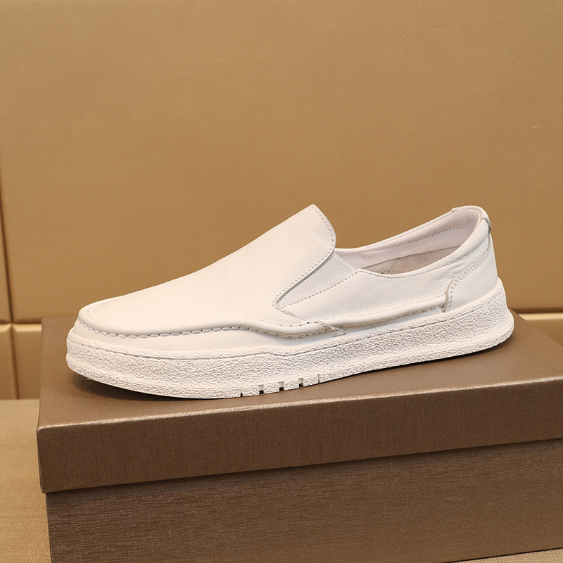 Muški slip-on loaferi - gornji dio od prave kože, okrugla vrh, gumeni potplat, minimalistički dizajn