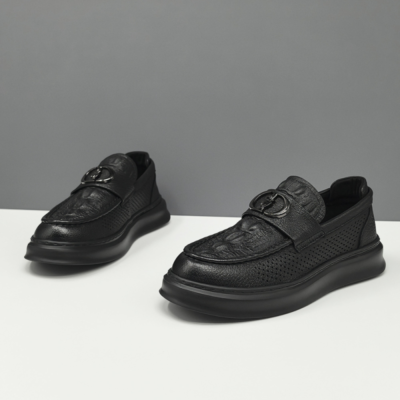 Muške slip-on cipele, prozračne gornja strana od kože koze prve sloje, podstava od ovčje kože, uloška od prve plasti svinjske kože, gumena pjena potplat, okrugli nos, srednja visina pete 3-5 cm
