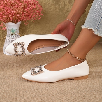 PU felső rész, hegyes orrú lapos cipő, gumírozott talpú, alacsony sarok, slip-on mule