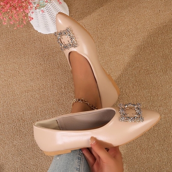 PU felső rész, hegyes orrú lapos cipő, gumírozott talpú, alacsony sarok, slip-on mule