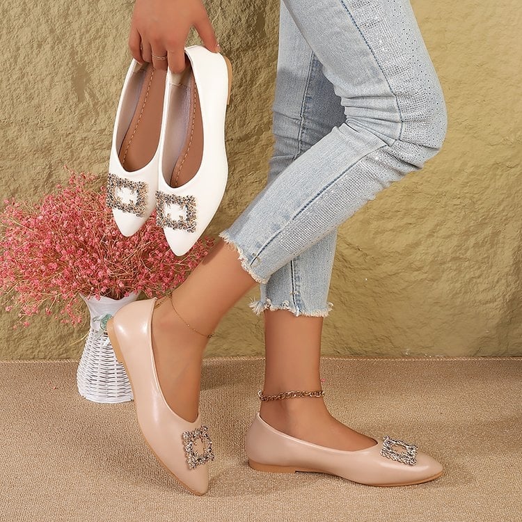 PU felső rész, hegyes orrú lapos cipő, gumírozott talpú, alacsony sarok, slip-on mule