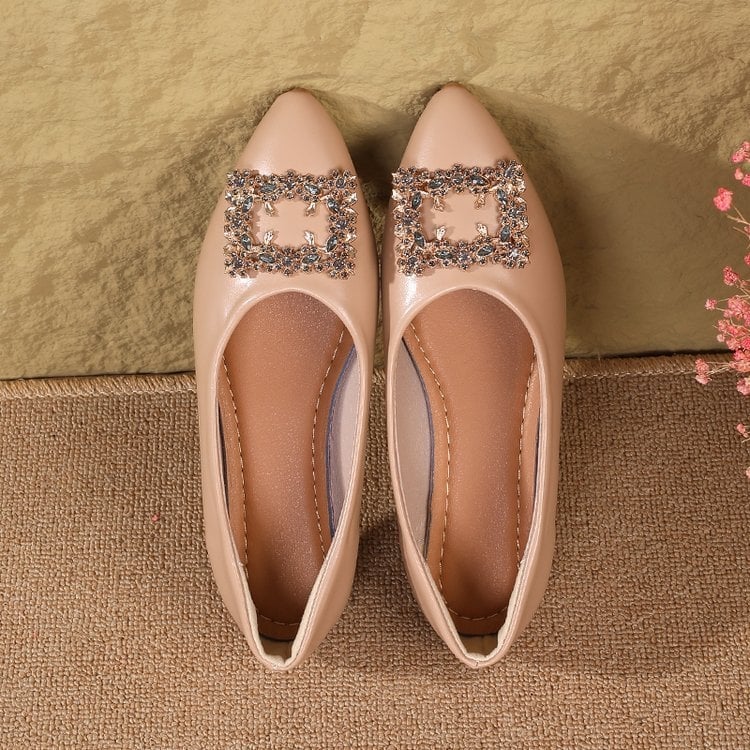 PU felső rész, hegyes orrú lapos cipő, gumírozott talpú, alacsony sarok, slip-on mule