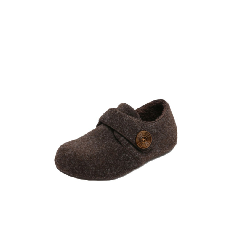 Ženske slip-on mokasine s vunenim gornjim dijelom i veluru unutrašnjom, okrugli vrh, niski gornji dio, debeli gumeni potplat, visina pete 3–5 cm, svakodnevna zimska obuća