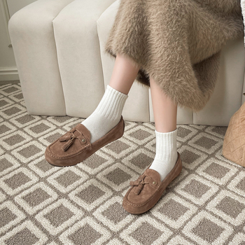 Ženske kožne loaferice za zimu s skrivenim povećanjem visine, vunena podstava, slip-on, niski gornji dio, gumena potplat, 3–5 cm unutarnji potpetica