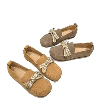 Ženske loafers, minimalistički slip-on, zaobljeni vrh, mat površina, color-block uzorak