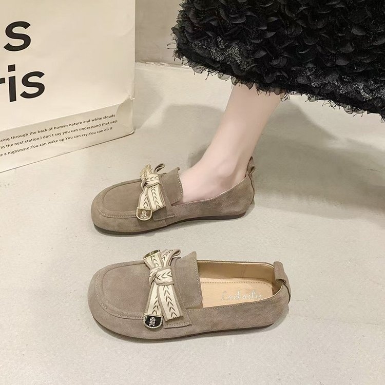 Ženske loafers, minimalistički slip-on, zaobljeni vrh, mat površina, color-block uzorak