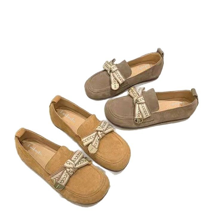 Ženske loafers, minimalistički slip-on, zaobljeni vrh, mat površina, color-block uzorak