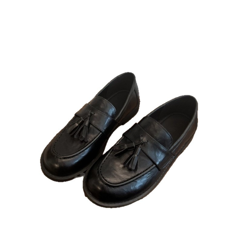 Női tassel slip-on meleg bőr loafers – felső rész: valódi bőr; belső: sertésbőr; talp: marha ínszalagból készült; kerek orr; slip-on stílus