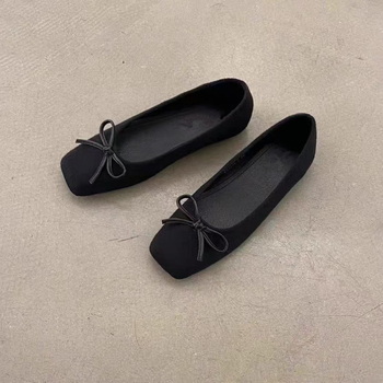 Mary Jane balerinke s mašnicom, kvadratni nos, velur gore, niski blok pete, gumeni potplat, slip-on