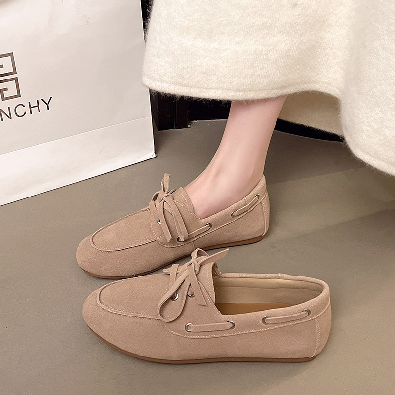 Naiste lehma nahast loaferid ümmarguse ninaga, slip-on, kummist talla, kontsa kõrgus 3-5 cm