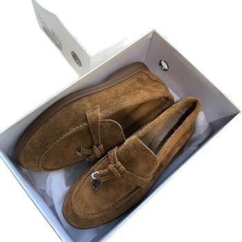 Loafers - ümmarguse ninaga, ülemine osa esmakihiga veisel? nahaga, madal varvas, 1-3 cm kand, kummist talla (retro ja vabaaj stiil)
