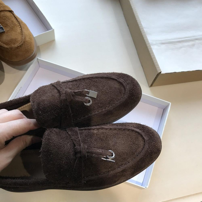 Loafers - ümmarguse ninaga, ülemine osa esmakihiga veisel? nahaga, madal varvas, 1-3 cm kand, kummist talla (retro ja vabaaj stiil)