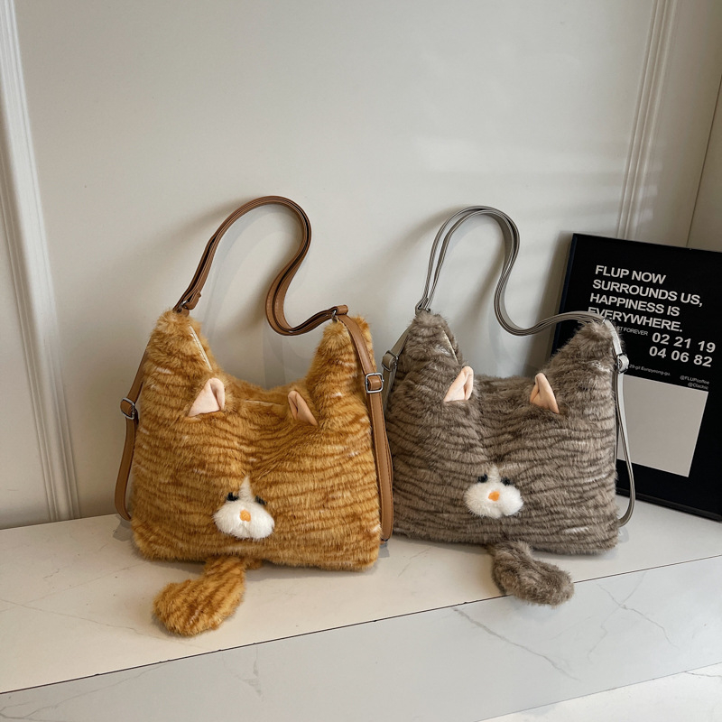 Crossbody taška cez rameno – plyšový materiál, mestský minimalistický štýl, horizontálny štvorcový tvar, zips