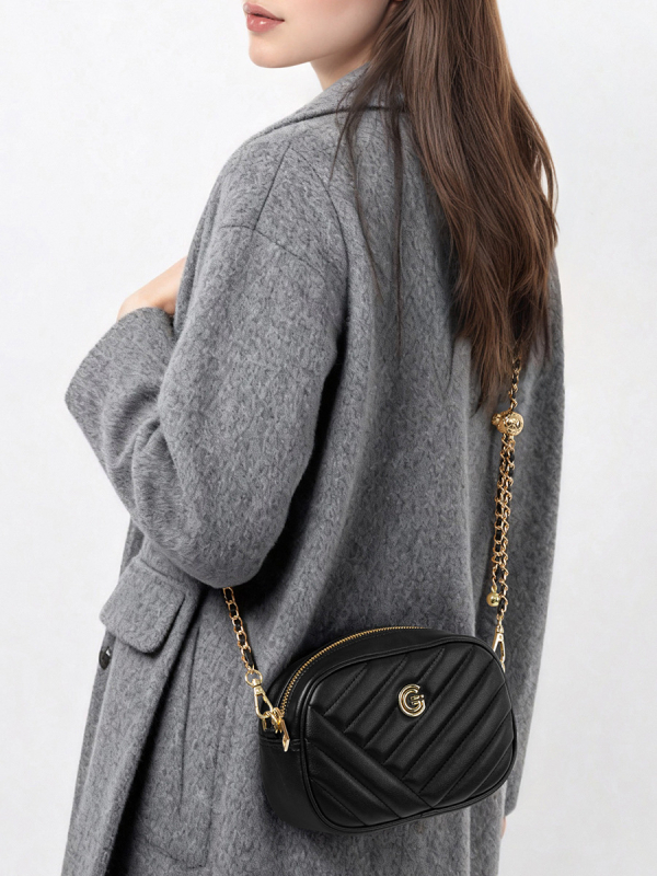 Pravá kožená dámska crossbody taška, koža druhej triedy, malá štvorcová taška, horizontálny tvar, zips zapínanie
