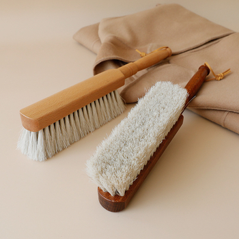 Четка за легло с конски косъм – електростатично отстраняване на прах, грижа за дрехи