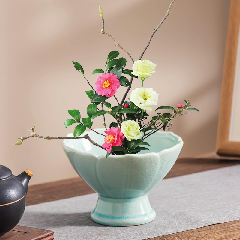 Keramička posuda za cvijeće - ručno izrađena, prozračna, pogodna za stol ili pod, jednostavan stil