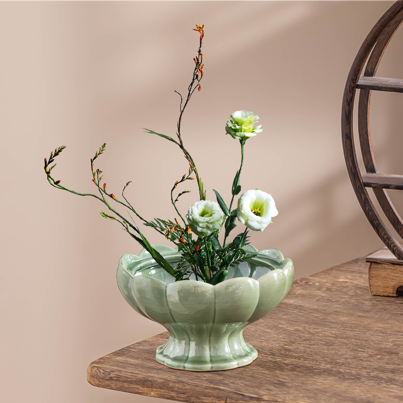 Keramička posuda za cvijeće - ručno izrađena, prozračna, pogodna za stol ili pod, jednostavan stil