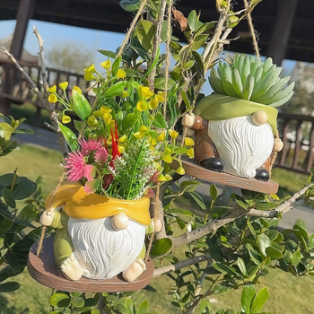 Dekorativna figura od smole za vrt: viseći lončić s patuljkom, crtani stil