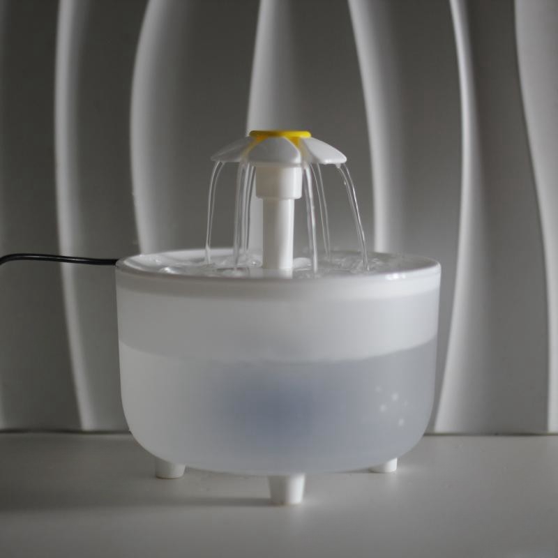 Pametan posuda za vodu za mačke s automatskom cirkulacijom i grijanjem konstantne temperature za zimu