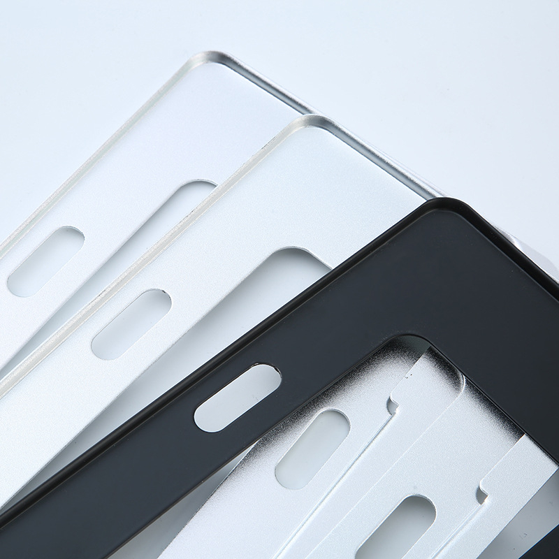 Okvir za registarsku pločicu od aluminijske legure, uska bočna strana, model GXY-GB020, marka Guhia, težina 175 g, univerzalna kompatibilnost