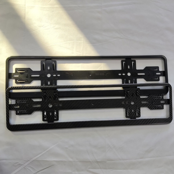 Okvir registarske oznake Europskog standarda — Model 013; Materijal: plastika; Tip: Europski standard; Prikladan tip vozila: Europski standard; Broj artikla 013