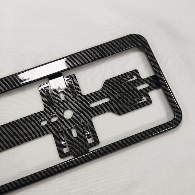 Okvir registarske oznake Europskog standarda — Model 013; Materijal: plastika; Tip: Europski standard; Prikladan tip vozila: Europski standard; Broj artikla 013