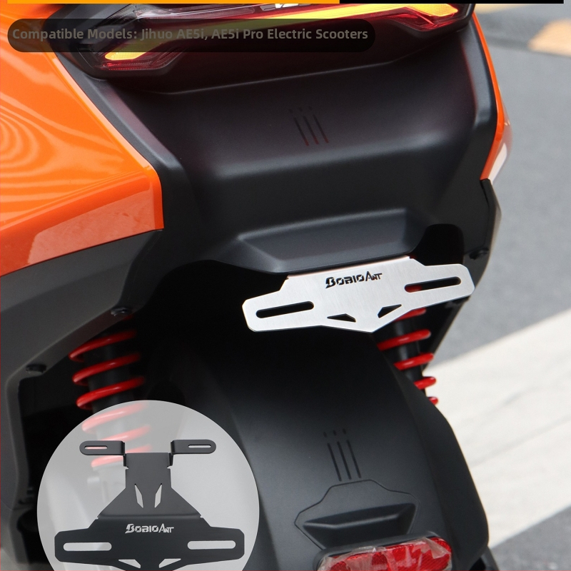 AE5i Pro aizmugurējais numura zīmes turētājs, augšējais stiprinājums, integrēts turētājs — Daļas Nr. F99HT58JM6SH55, Materiāls: Zīds