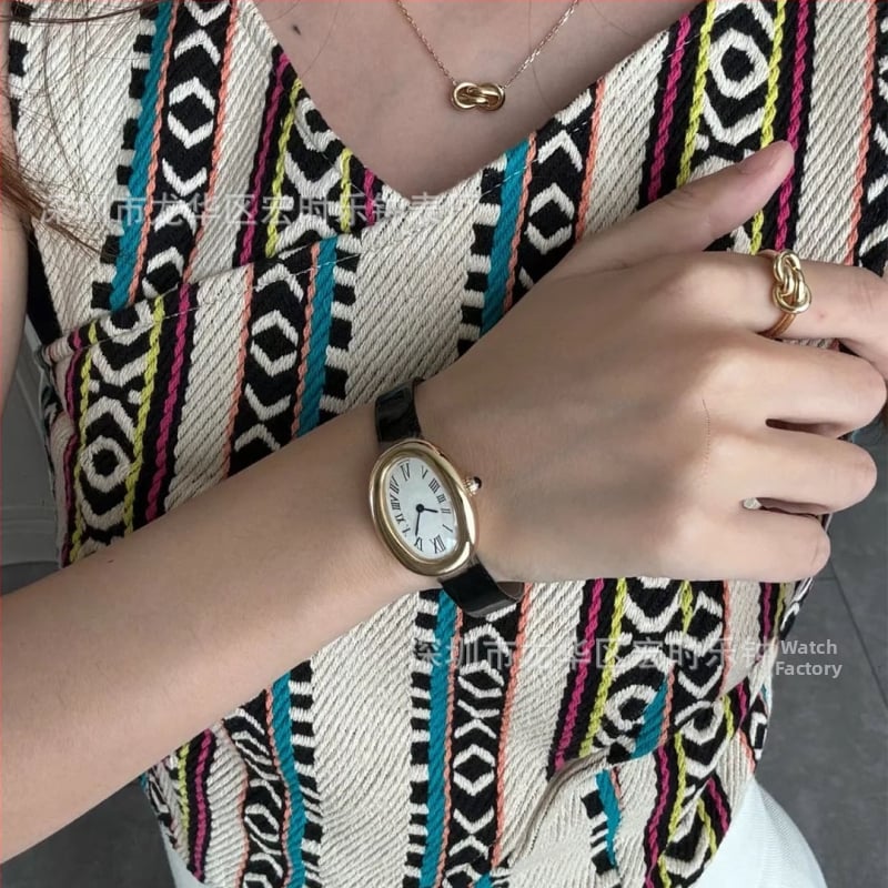 Női ovális kvarcóra, Swiss ETA működés, bőr szíj, rozsdamentes acél tokkal, 10 m vízállóság