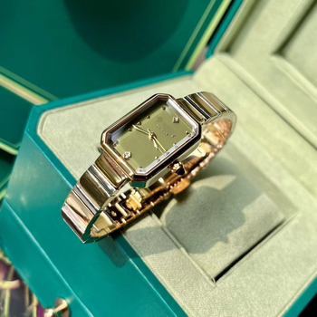 Négyzetes rozsdamentes acél karóra kvarc szerkezettel, rozsdamentes acél szíjjal, acél tok, 30m vízállóság, vintage stílus