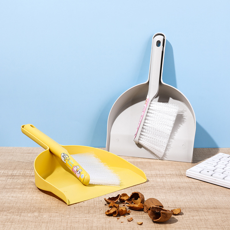 Šluotų ir dulkių rinkinio komplektas namų valymui — Amyju plastmasinis namų valymo rinkinys, 60 vienetų dėžutėje, pradėtas 2024