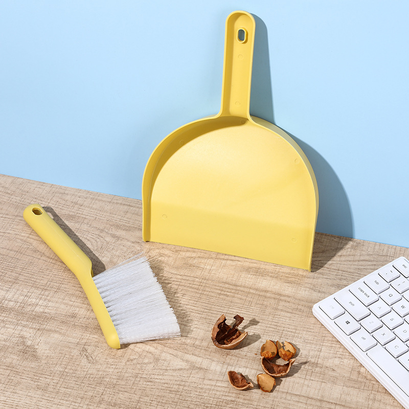 Šluotų ir dulkių rinkinio komplektas namų valymui — Amyju plastmasinis namų valymo rinkinys, 60 vienetų dėžutėje, pradėtas 2024