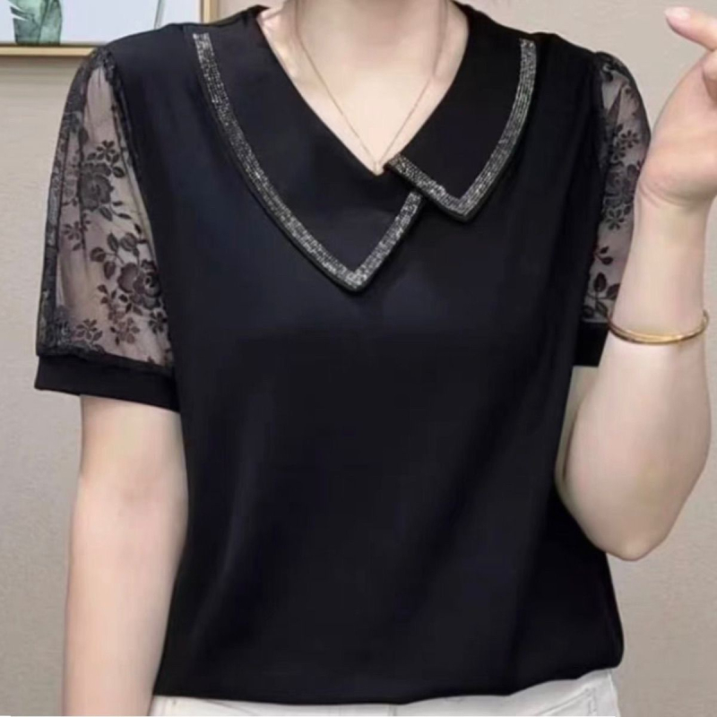 Tricou din chenille cu guler stil păpușă, decupaj dantelat, mâneci scurte, croială lejeră