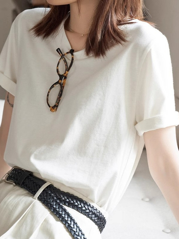 Tricou de femei, vară, mâneci scurte, guler rotund, croială slim, detalii colaj (50-70% bumbac; 30-50% poliester)