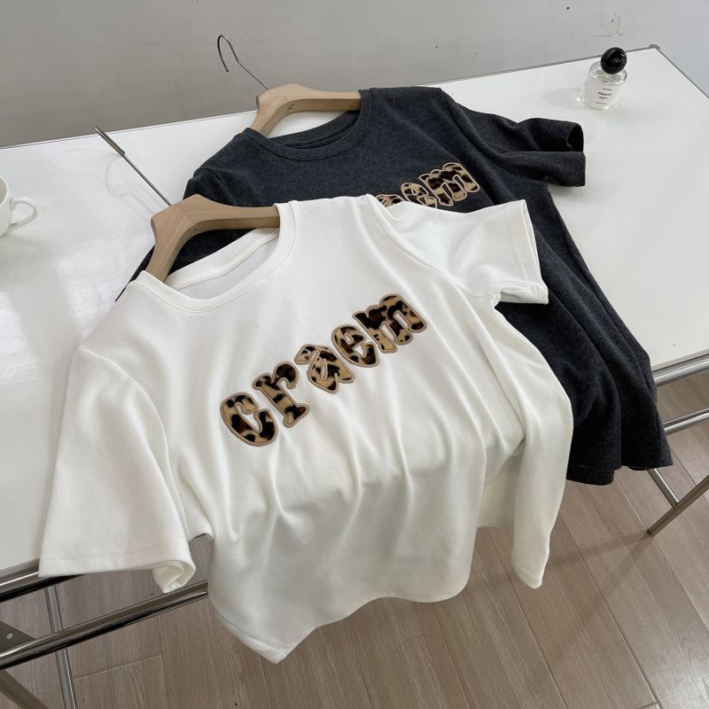 Tricou din bumbac cu elastan, model litere/text, croială lejeră, mâneci scurte, guler rotund