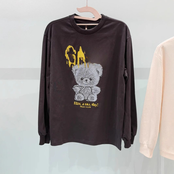 Tricou din bumbac 95%+, imprimare vintage cu ursuleț și litere, mâneci scurte, guler rotund, croi normal — Primăvara 2025