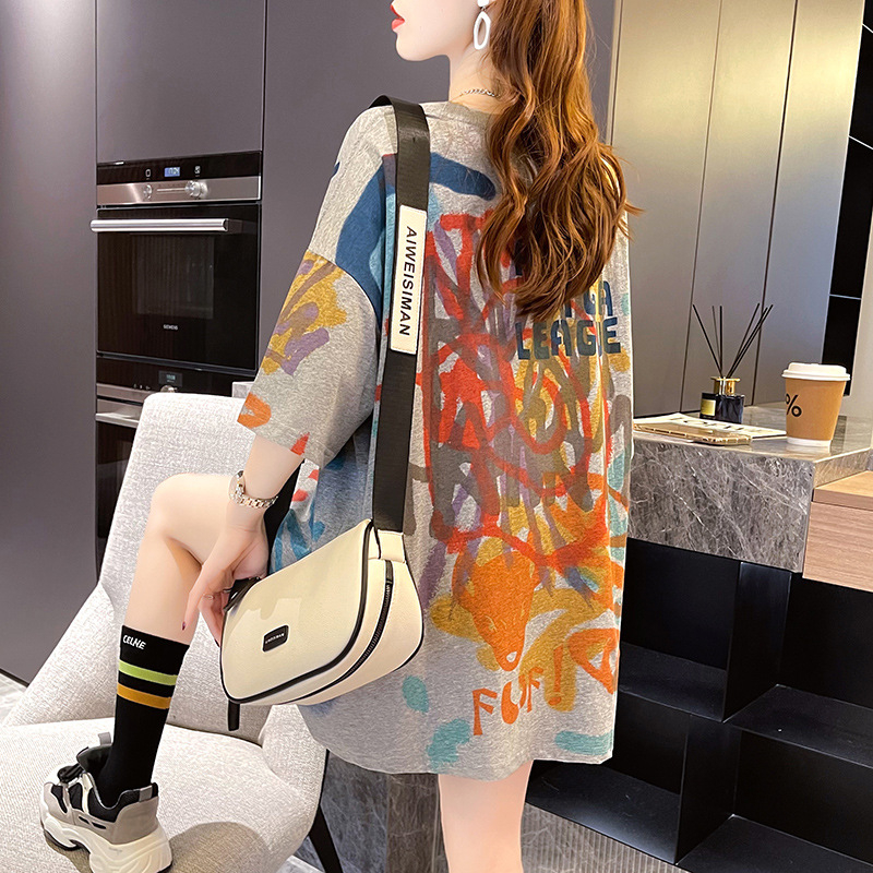 Tricou graffiti pentru femei, mâneci scurte, guler rotund, amestec bumbac-poliester, croială lejeră