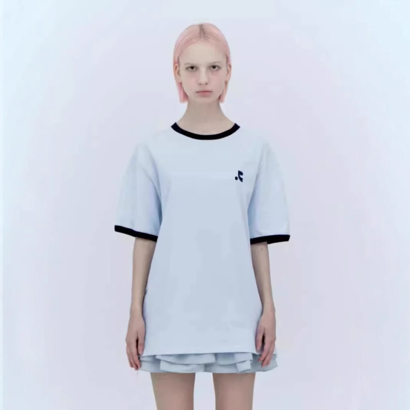 Tricou din bumbac cu guler rotund, mâneci regulate, croială lejeră, 95%+ bumbac, Vară 2025