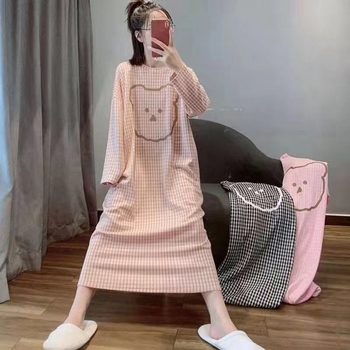 Rochie-pijama din Milk Silk cu mâneci lungi, stil cartoon, guler rotund, fustă lungă