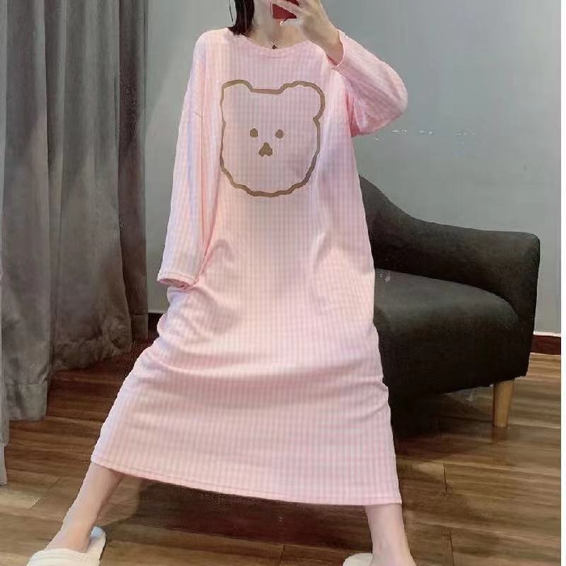 Rochie-pijama din Milk Silk cu mâneci lungi, stil cartoon, guler rotund, fustă lungă