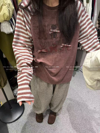 Tricou dama cu motiv anime și design color-block, mâneci raglan, guler rotund, bumbac spălat