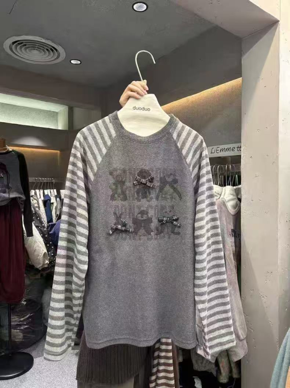 Tricou dama cu motiv anime și design color-block, mâneci raglan, guler rotund, bumbac spălat