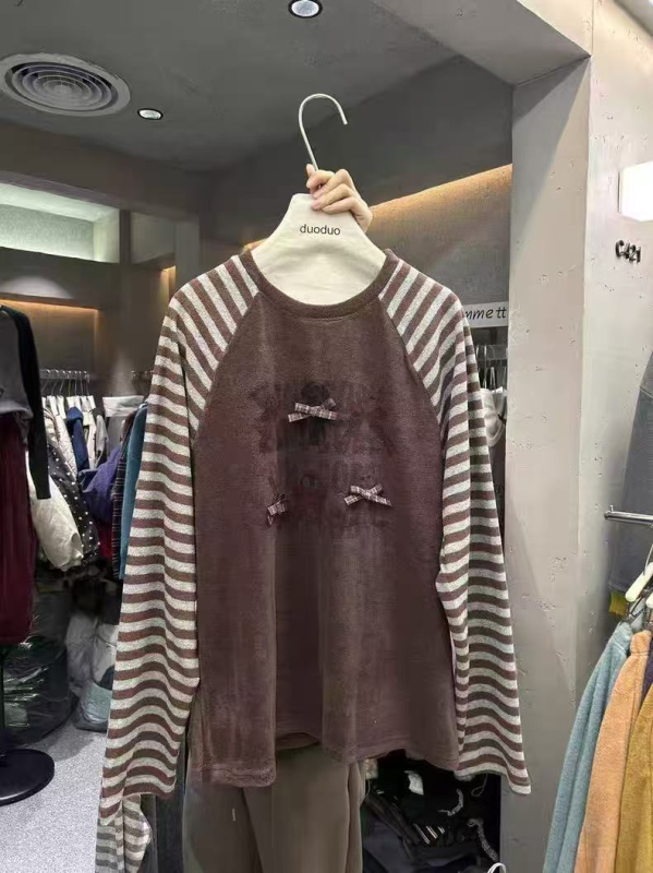 Tricou dama cu motiv anime și design color-block, mâneci raglan, guler rotund, bumbac spălat