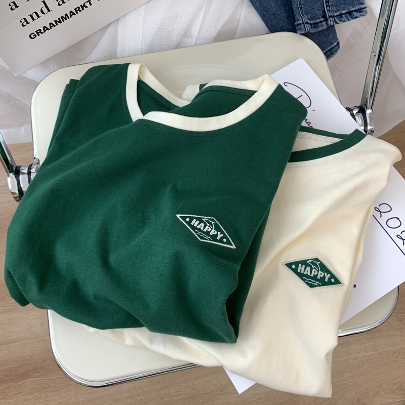 Pamukasto T-shirt s kratkim rukavima, kontrastnim dizajnom i otisnutim tekstom, udoban kroj, okrugli izrez, obična duljina, ljeto 2022