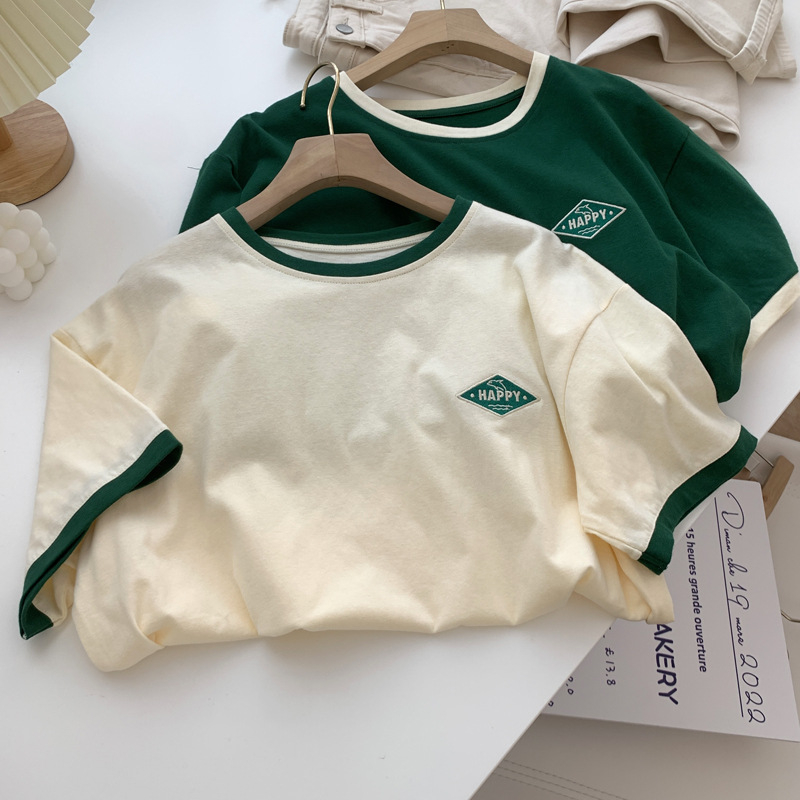 Pamukasto T-shirt s kratkim rukavima, kontrastnim dizajnom i otisnutim tekstom, udoban kroj, okrugli izrez, obična duljina, ljeto 2022