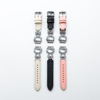 Remienok Xiaomi Mi Band Hello Kitty Edition, zliatina + koža s lesklým efektom, kompatibilný s Mi Band 8/9/10, pracka s kolíkom, hmotnosť 22 g