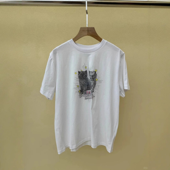 Pamut rövid ujjú póló kerek nyakkal, laza szabás, digitális nyomtatás macska betűmotívummal