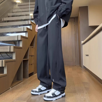 Vyrinės kelnes su tiesiu kirpimu, vidurio juosmens, su diržu, iš cheminių pluoštų mišinio, aukšta elastumas