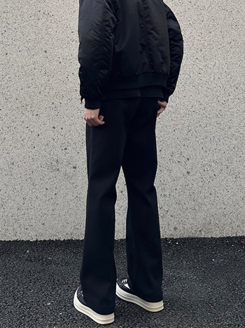 Cleanfit Crne muške hlače s uskim ravnim krojem, podstavljene fleeceom, za jesen i zimu, gradski street style
