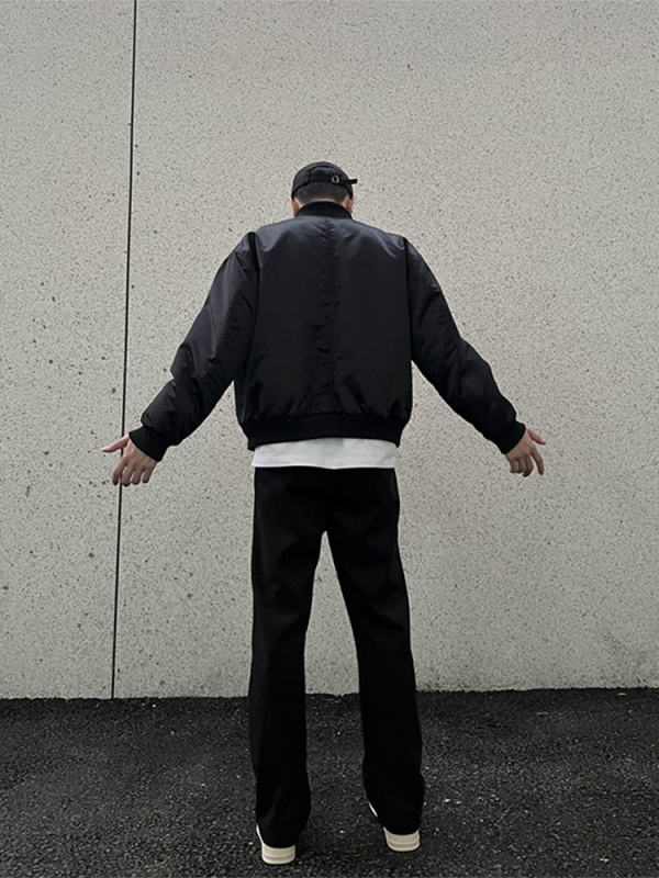 Cleanfit Crne muške hlače s uskim ravnim krojem, podstavljene fleeceom, za jesen i zimu, gradski street style